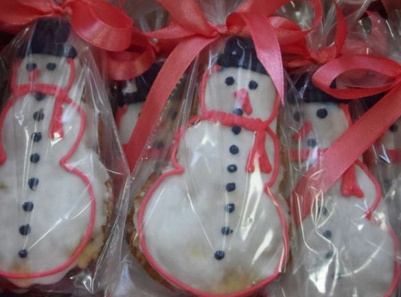 Iced Snowman Cookies